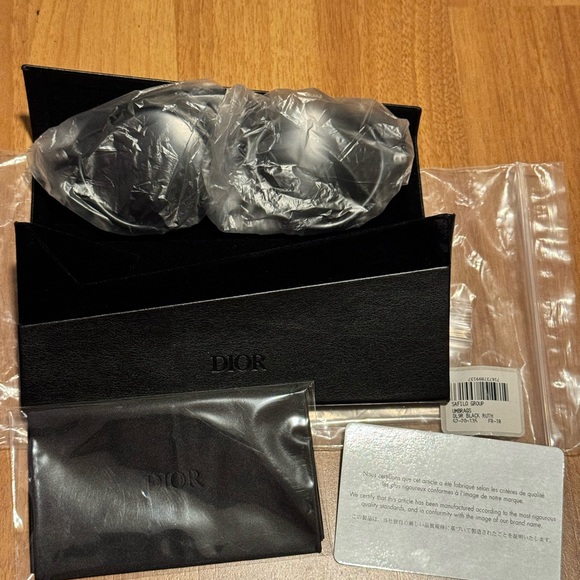 Christian Dior Umbrage Round Sunglasses - Picture 5 of 5